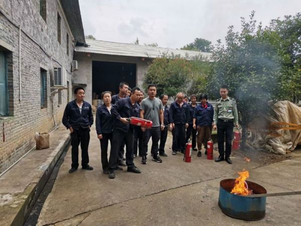 株洲市華興紙桶包裝有限責任公司,株洲市華興紙桶包裝,湖南紙桶,株洲鍍鋅桶,株洲油漆桶,株洲彩桶,纖維板桶,鐵箍紙筒,株洲華興,紙板桶,焊絲桶,